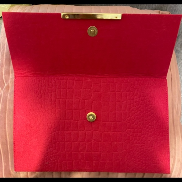 Cluthes - Picture 3 of 9